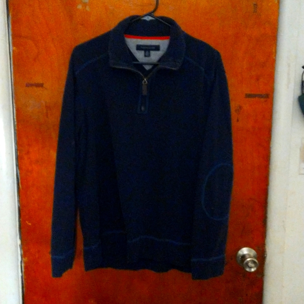 Long sleeve Tommy Hilfiger perfect for fall spring
